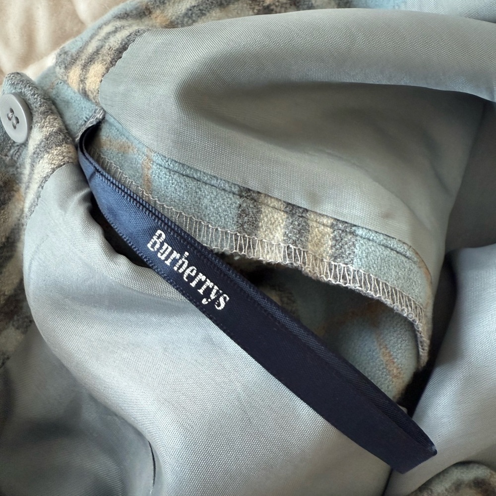 Burberry vintage wool Blue Plaid Skirt with fringe and pin - Picture 4 of 11